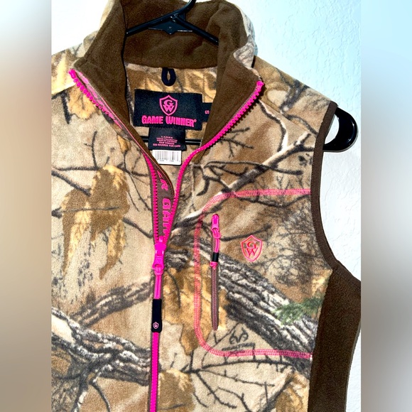 Game Winner Vest - Picture 2 of 5